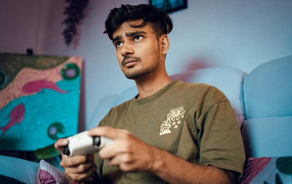 Enhance Your Home's Safety: Effortlessly Monitor Smoke Alarms Through Your Smartphone